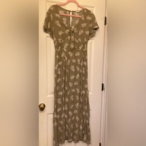 Blush BJ brand, size large, Elegant Olive Green Maxi Dress